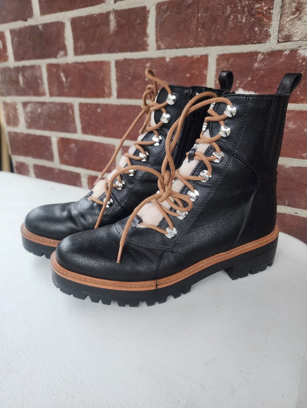 Nine West Ivani black leather with faux sherpa trim combat boots 6 M